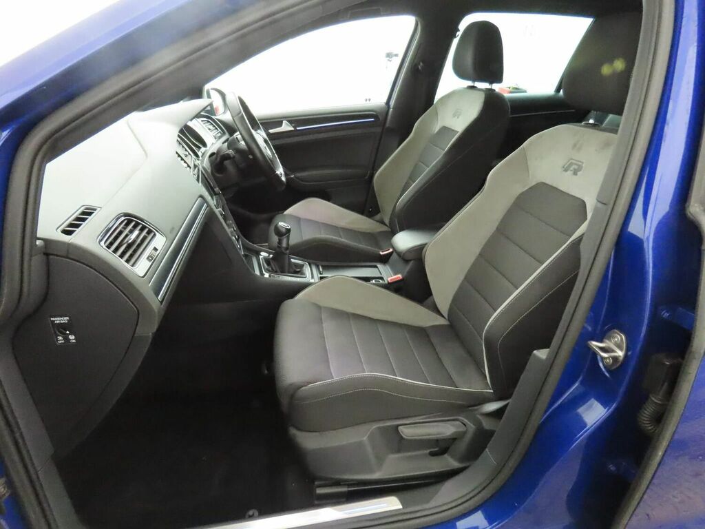 Compare Volkswagen Golf R YX15OSY Blue