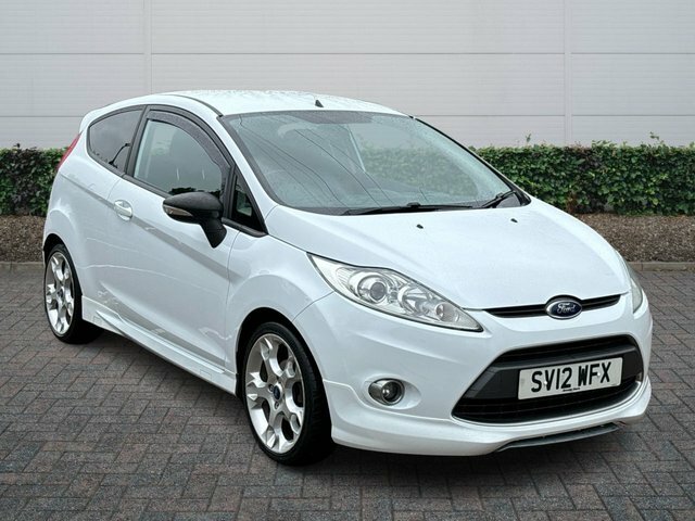 Compare Ford Fiesta 1.6 Metal 132 Bhp SV12WFX White