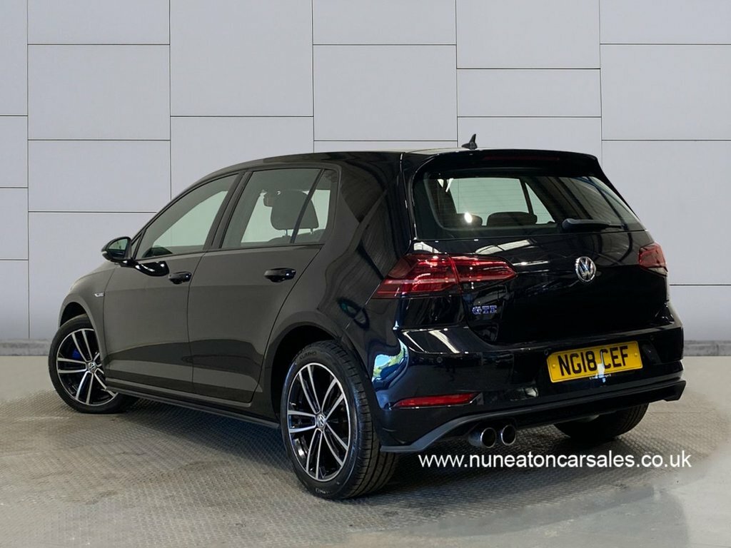 Compare Volkswagen e-Golf 1.4 Gte Dsg 150 Bhp NG18CEF Black