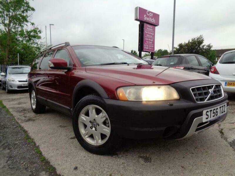Compare Volvo XC70 2.4 D5 Se Geartronic ST56TZZ Red