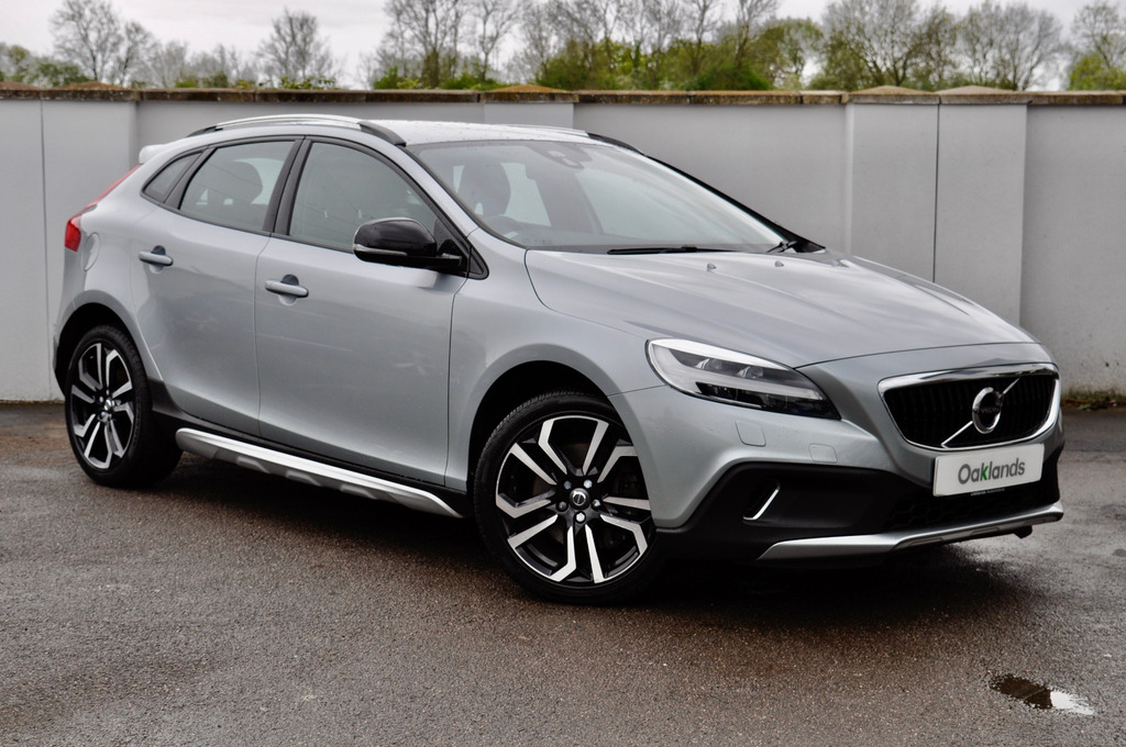Volvo V40 Cross Country 1.5 T3 Cross Country Pro Silver #1