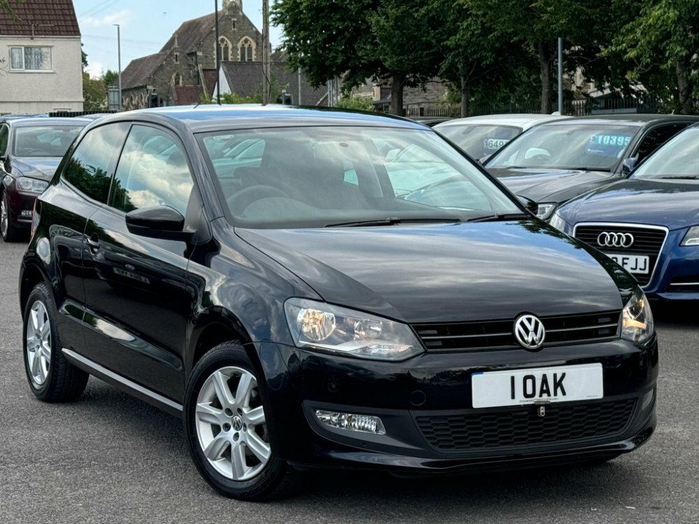Compare Volkswagen Polo 1.4 Match Edition Euro 5 HY14JZX Black
