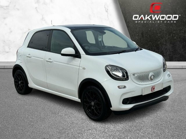 Compare Smart Forfour 1.0 Edition White 71 Bhp NL17JKU White