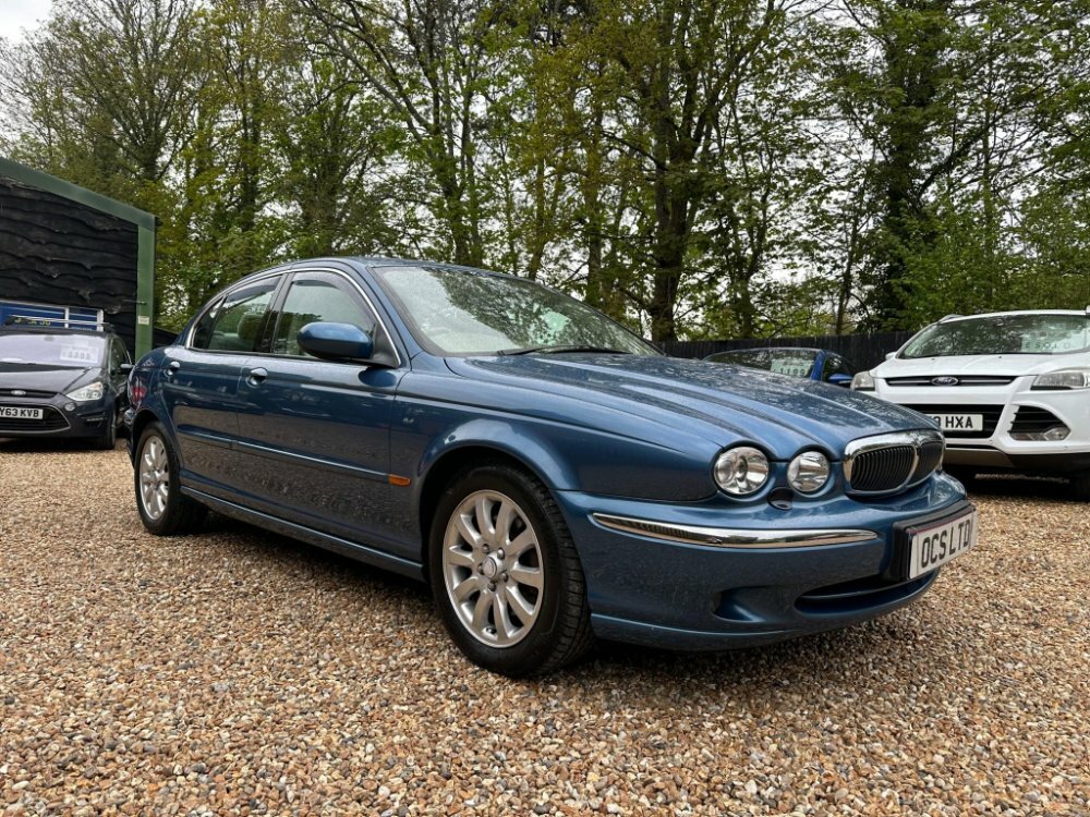 Compare Jaguar X-Type 2.5 V6 Awd GF02LXY Blue
