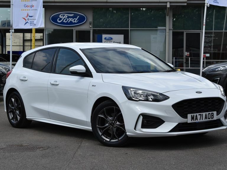Compare Ford Focus 1.0 Ecoboost Hybrid Mhev 125 St-line Edition MA71AOB White