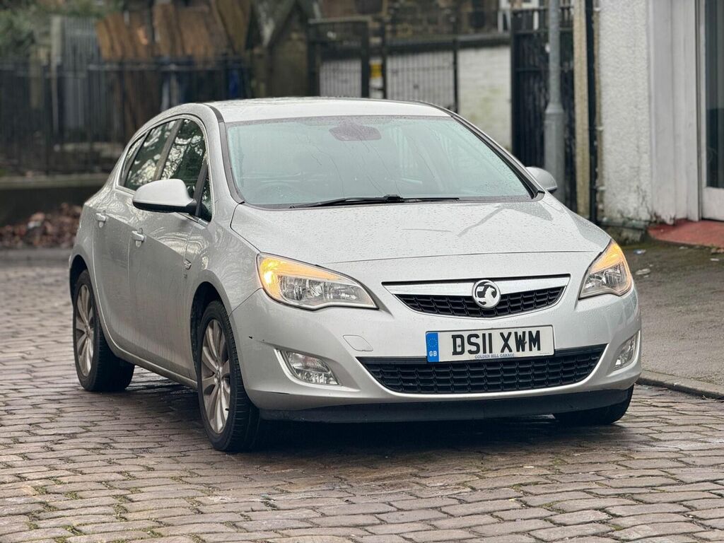 Compare Vauxhall Astra Se DS11XWM Silver