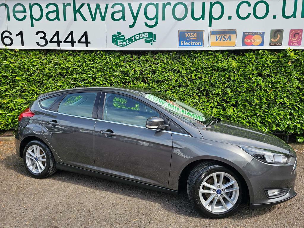 Compare Ford Focus 1.0T Ecoboost Zetec Euro 6 Ss HF66UUY Grey