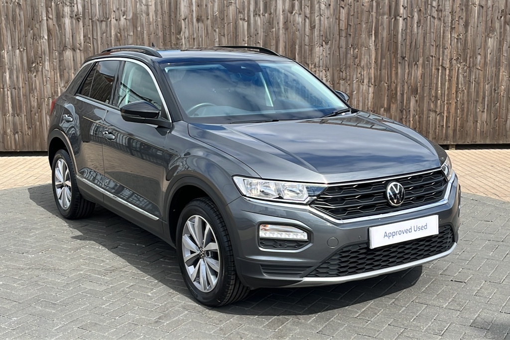 Compare Volkswagen T-Roc 1.5 Tsi Evo Design Dsg 150 Ps FN71UBO 