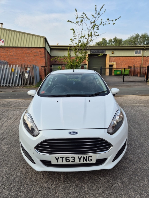 Compare Ford Fiesta 1.2 Style YT63YNG White