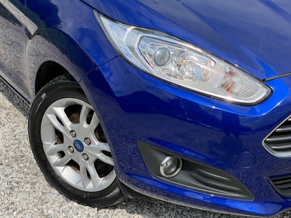 Compare Ford Fiesta 1.5 Tdci Zetec Euro 5 YM14ORO Blue