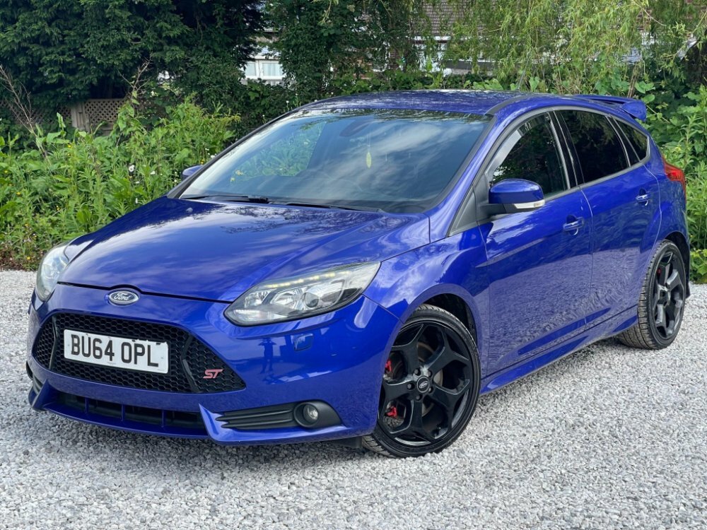 Compare Ford Focus 2.0T Ecoboost St-3 Euro 5 Ss BU64OPL Blue