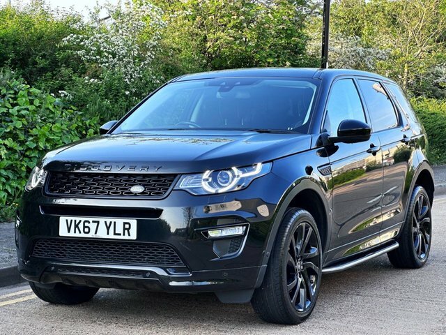 Compare Land Rover Discovery 2017 2.0 Td4 Hse Dynamic Lux 180 Bhp VK67YLR Black