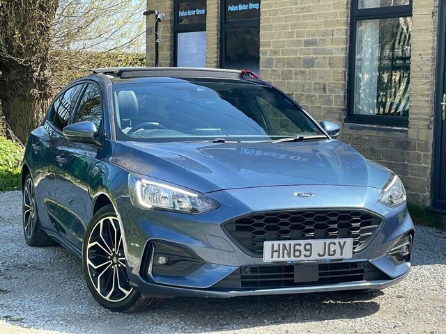 Compare Ford Focus St-line X HN69JGY Blue