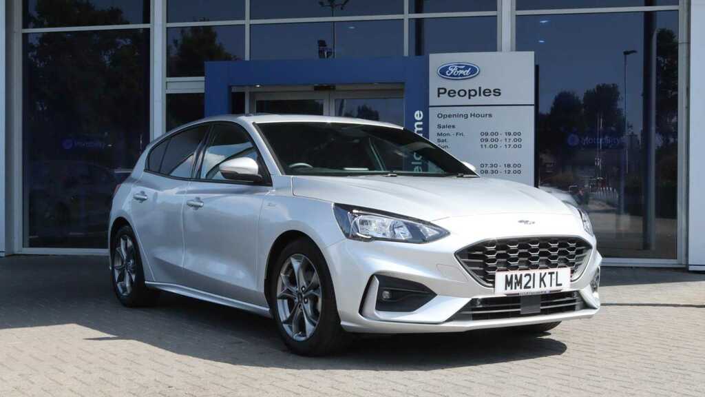 Compare Ford Focus 1.0 Ecoboost Hybrid Mhev 125 St-line Edition MM21KTL Silver