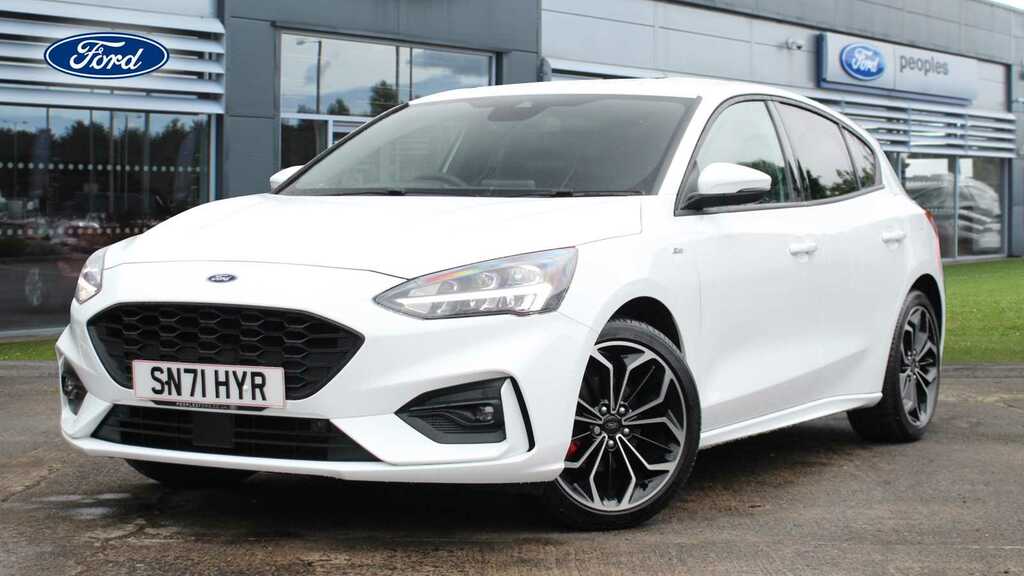 Compare Ford Focus 1.0 Ecoboost Hybrid Mhev 125 St-line X Edition SN71HYR White