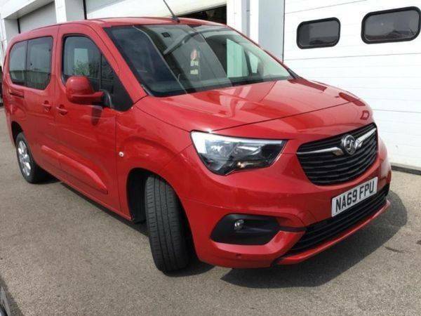 Compare Vauxhall Combo Life Mpv NA69FPU Red