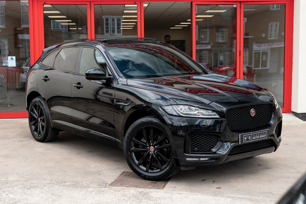 Compare Jaguar F-Pace Chequered Flag Awd OV70KYB 