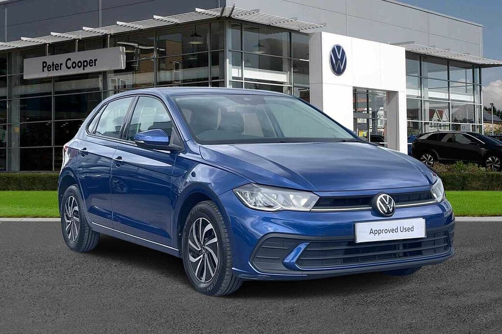 Compare Volkswagen Polo Mk6 Facelift 2021 1.0 Tsi 95Ps Life Front And HY22OVH Blue