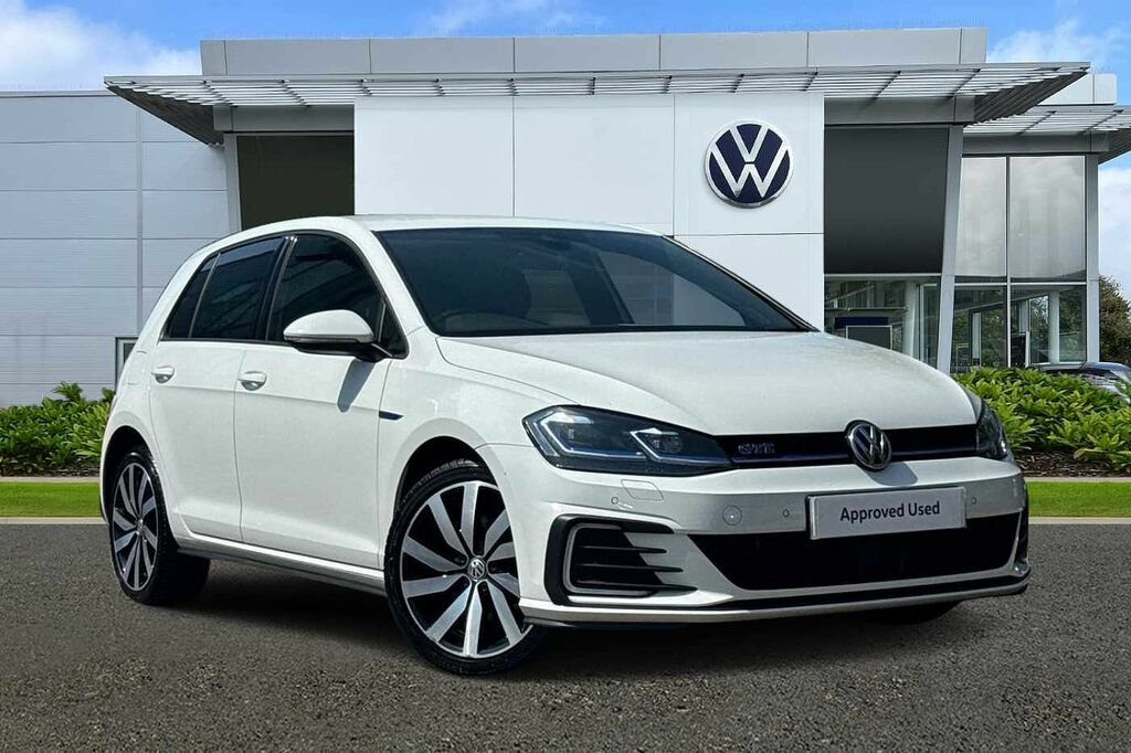Compare Volkswagen Golf Mk7 Facelift 1.4 Tsi Gte Advance 204Ps Dsg VU20HKY White