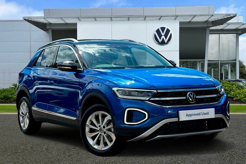 Compare Volkswagen T-Roc Mark 1 Facelift 2022 1.5 Tsi Style 150Ps Dsg KD23DWY Blue