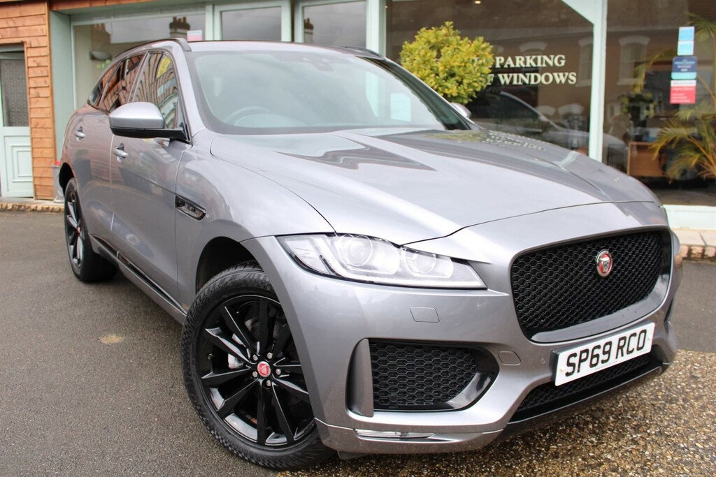 Compare Jaguar F-Pace F-pace Chequered Flag Awd D SP69RCO Grey