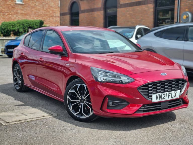 Compare Ford Focus 1.0 Ecoboost Hybrid Mhev 155 St-line X Edition VN21FLX Red