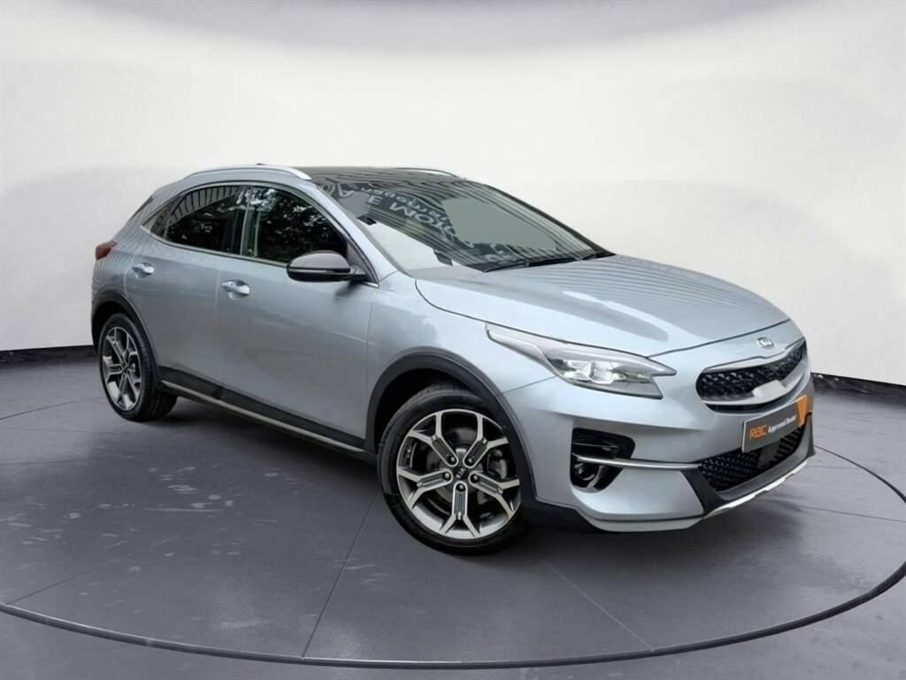 Compare Kia Xceed 1.6 Gdi 8.9Kwh First Edition Dct Euro 6 Ss CA70DGY Silver