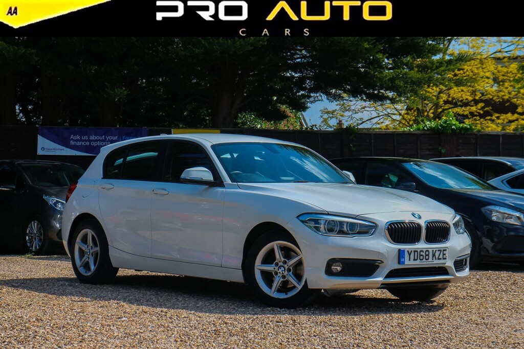 Compare BMW 1 Series 1.5 Se Business Euro 6 Ss YD68KZE White