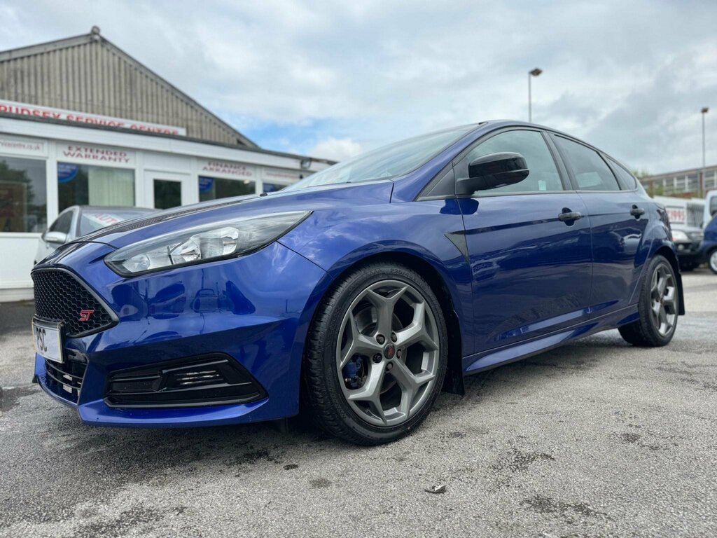 Compare Ford Focus 2.0 Tdci St-2 Euro 6 Ss DB57BYE Blue