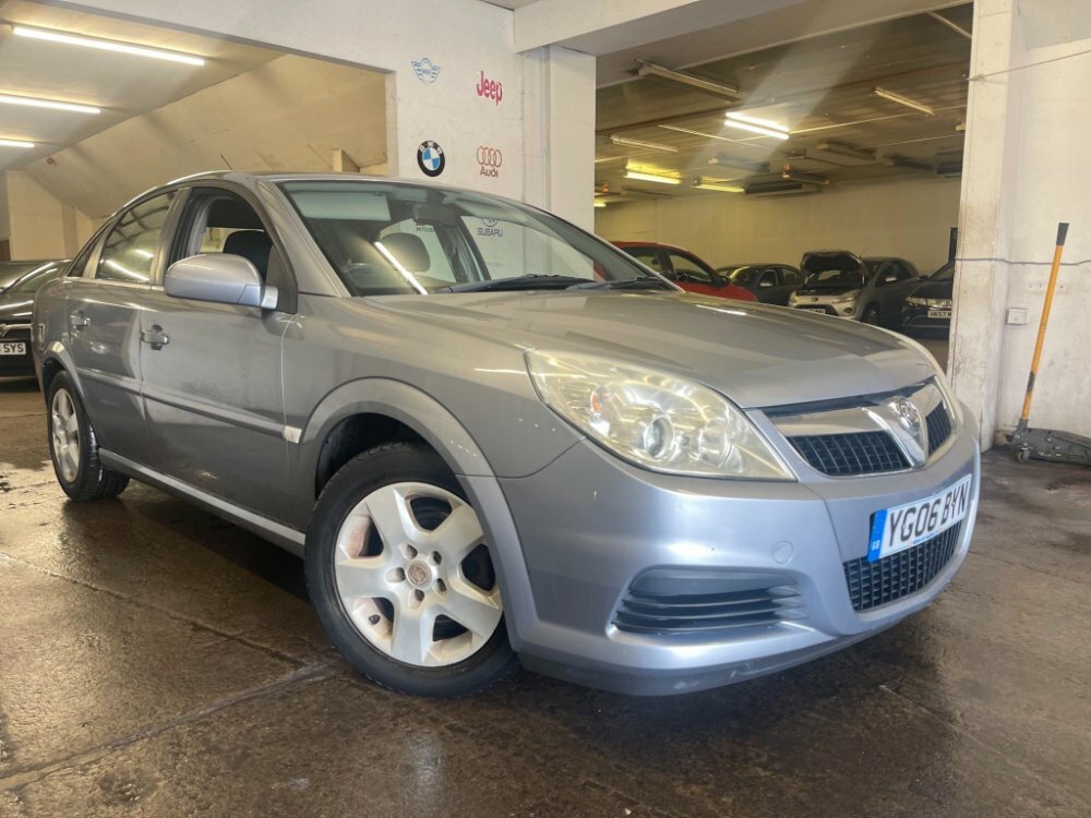 Compare Vauxhall Vectra 1.8 Vvt Exclusiv YG06BYN Silver