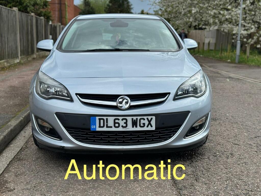 Compare Vauxhall Astra Elite DL63WGX Silver