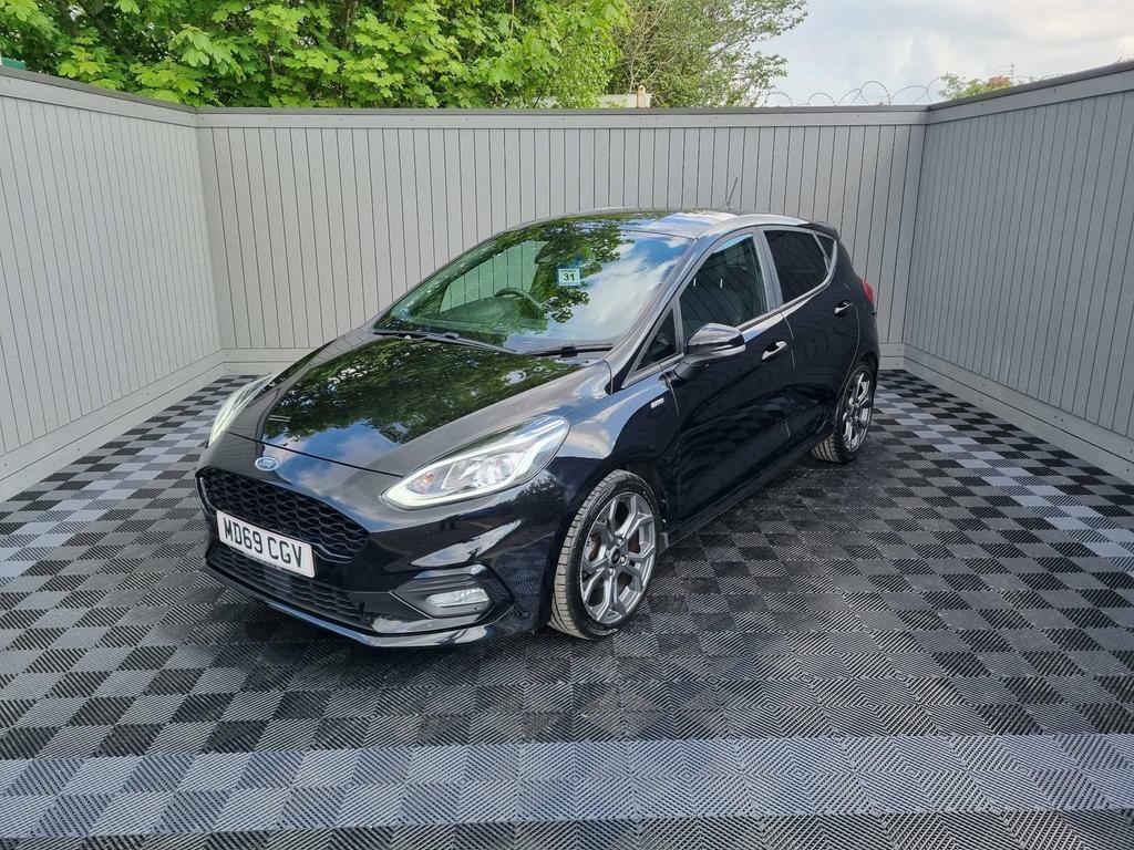 Compare Ford Fiesta 1.0T Ecoboost St-line Euro 6 Ss MD69CGV Black