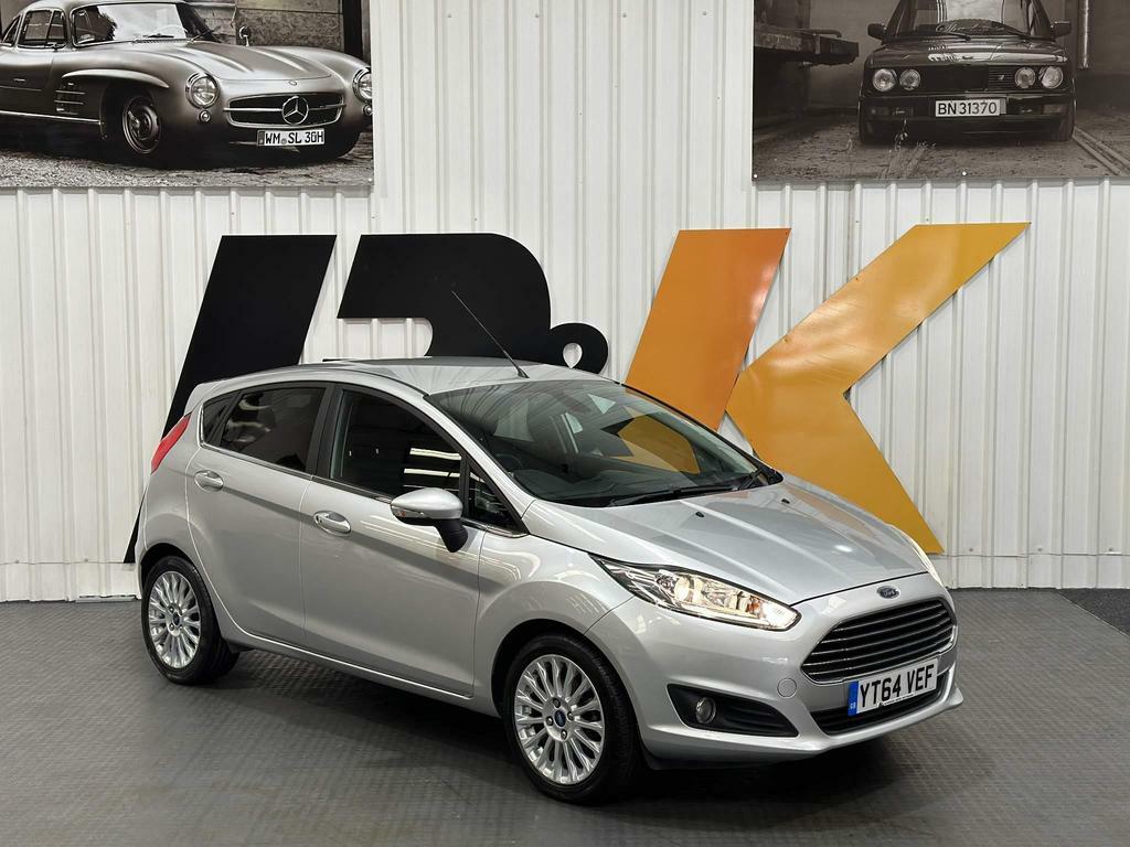 Compare Ford Fiesta 1.0T Ecoboost Titanium Euro 5 Ss YT64VEF Silver