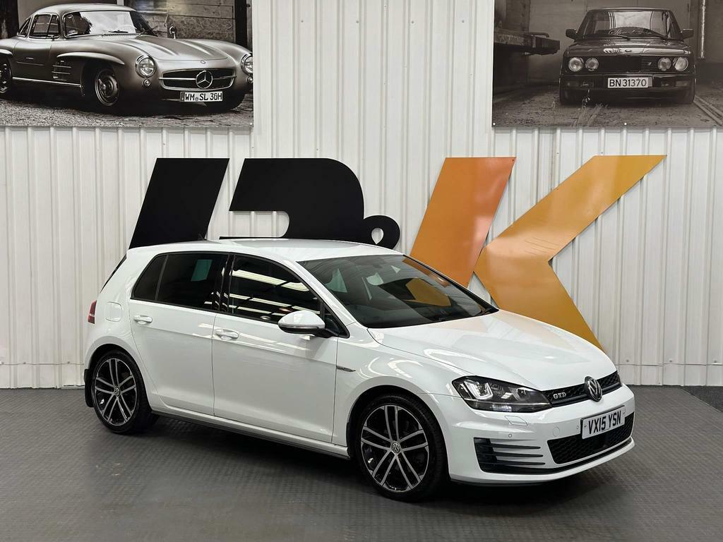 Compare Volkswagen Golf 2.0 Tdi Bluemotion Tech Gtd Euro 6 Ss VX15YSN White