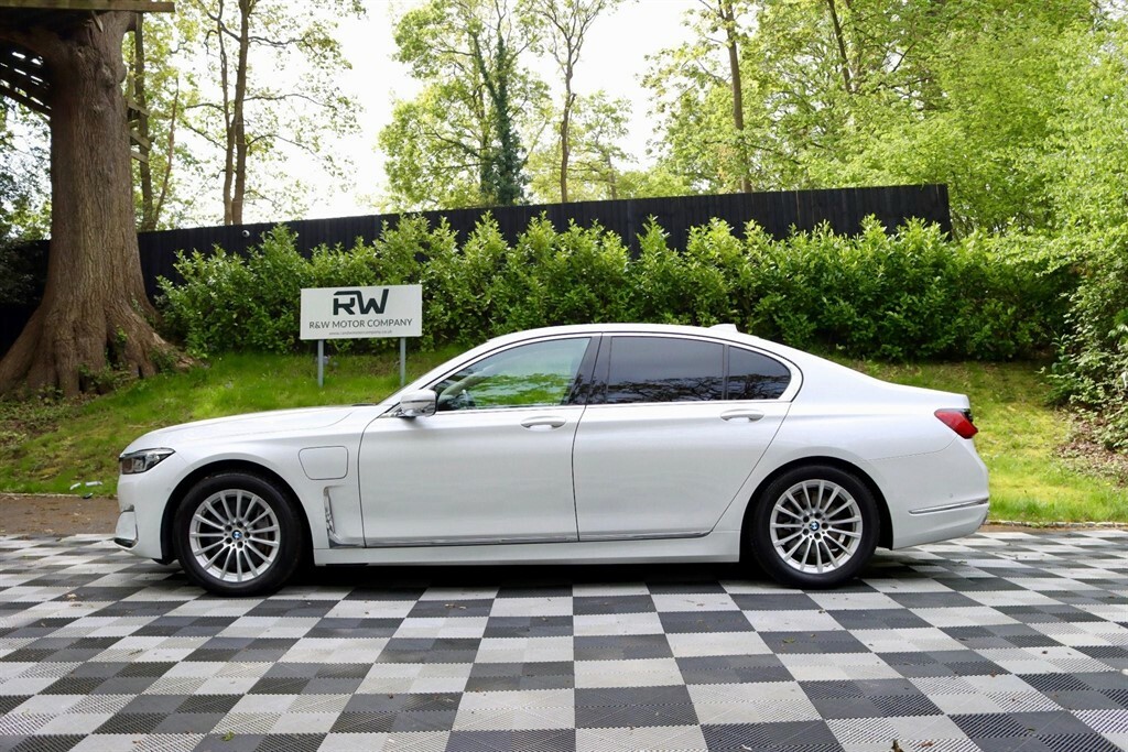 Compare BMW 7 Series 3.0 12Kwh Euro 6 Ss BD69PWJ White