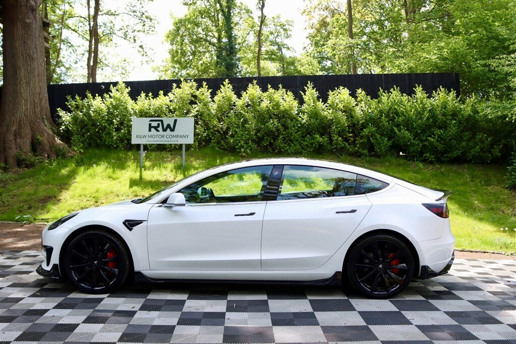 Compare Tesla Model 3 Dual Motor Performance 4Wde Performanc ML69BCF White