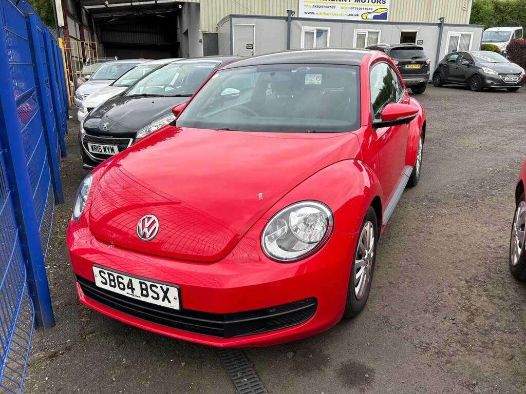 Compare Volkswagen Beetle 1.2 Tsi SB64BSX Red