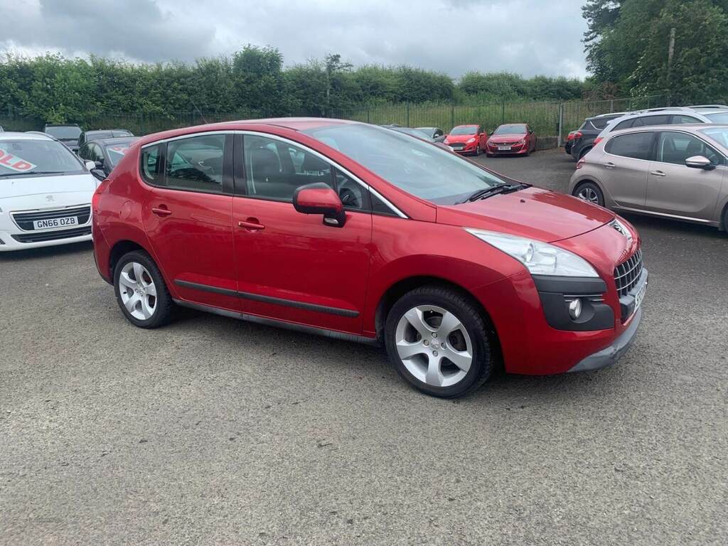 Compare Peugeot 3008 1.6 E-hdi 115 Active SP13HHE Red