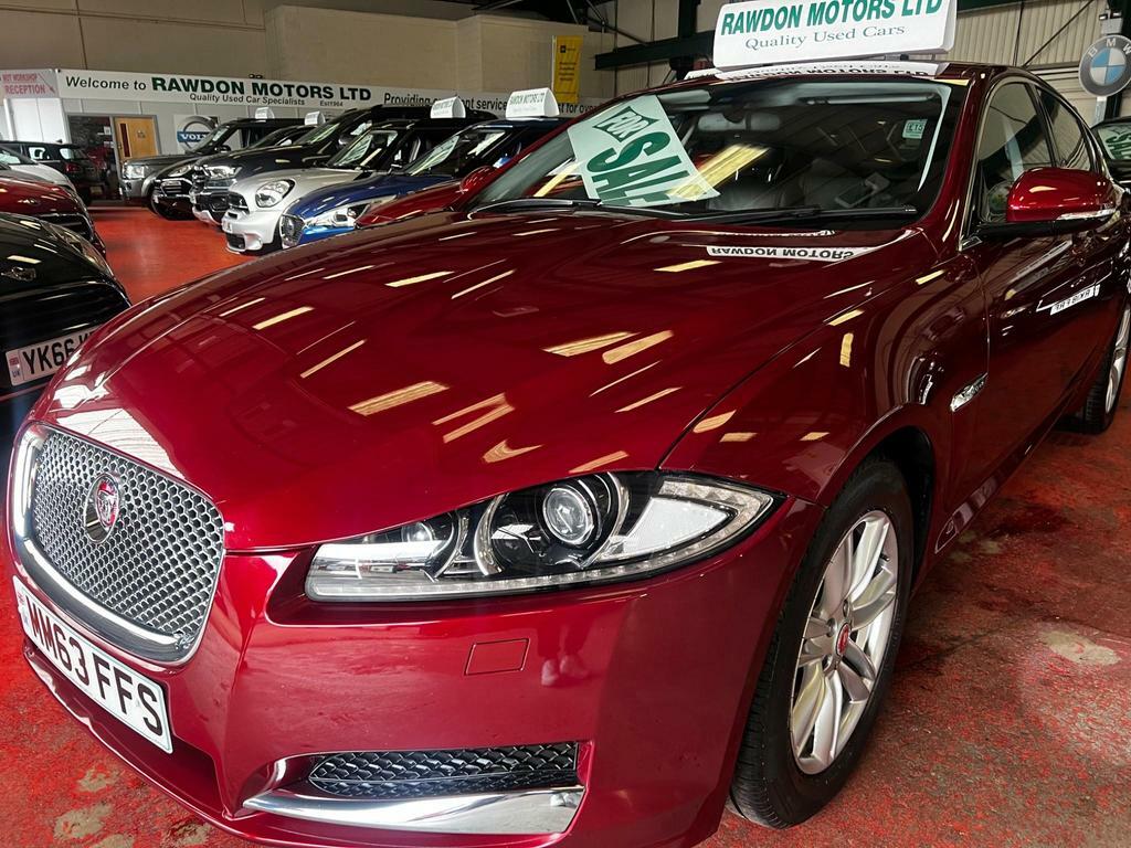Compare Jaguar XF 2.2D Luxury Euro 5 Ss MM63FFS Red