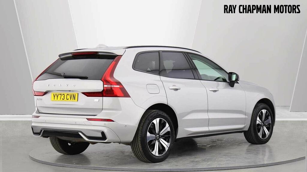 Compare Volvo XC60 Recharge T6 Plus Awd YY73CVN Silver