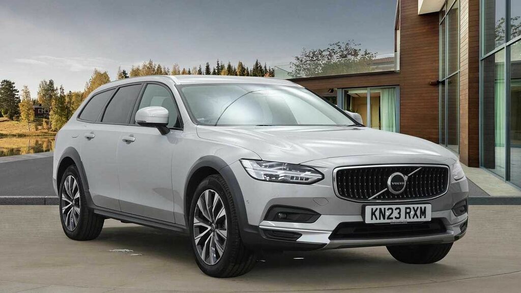 Compare Volvo V90 Cross Country B5 Cross Country Plus Awd Mhev KN23RXM Silver