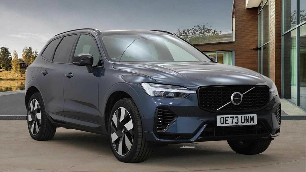 Compare Volvo XC60 Recharge T6 Plus Awd OE73UMM Blue