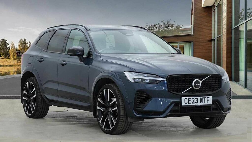 Compare Volvo XC60 Recharge T8 Ultimate Awd CE23WTF Blue