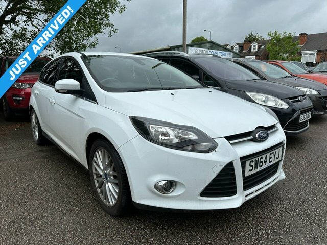Compare Ford Focus Hatchback SW64EYJ White