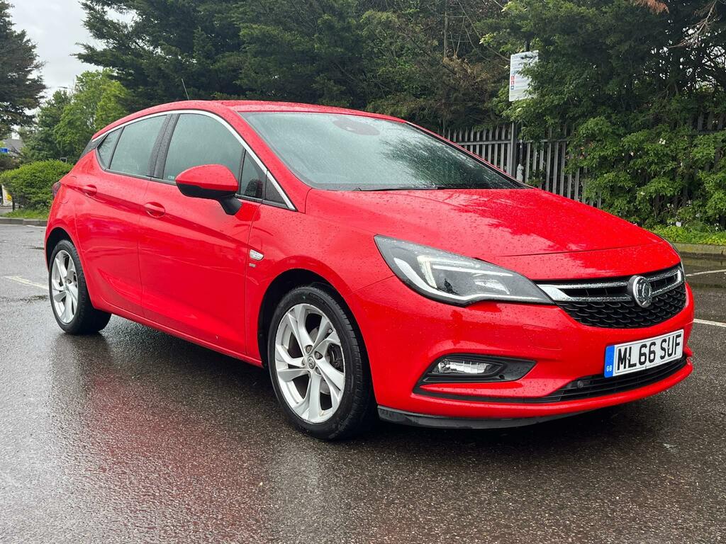 Compare Vauxhall Astra Vauxhall Astra 1.4T 16V 150 Sri ML66SUF Red