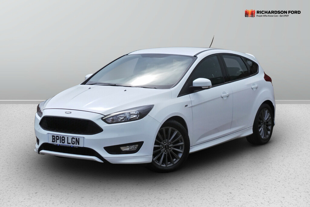 Compare Ford Focus St-line BP18LGN White