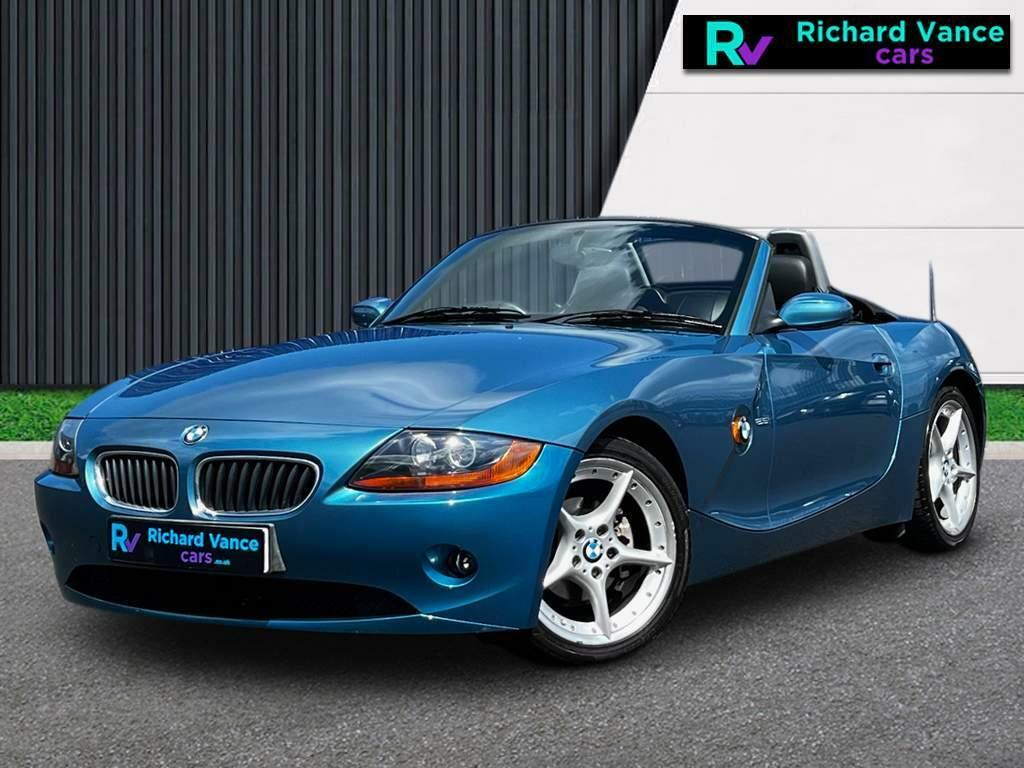 Compare BMW Z4 2.5I Se Euro 3 LC03XAW Blue