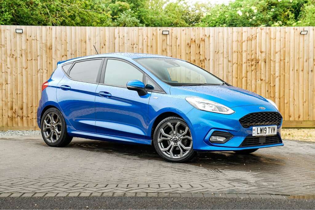 Compare Ford Fiesta Ford Fiesta 1.0 St-line LW19TVM Blue