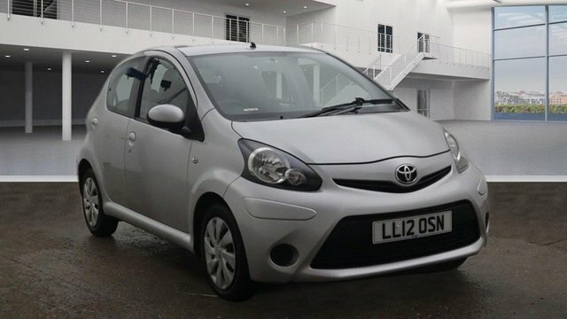 Compare Toyota Aygo 1.0 Vvt-i Ice Mm 68 Bhp LL12OSN Silver