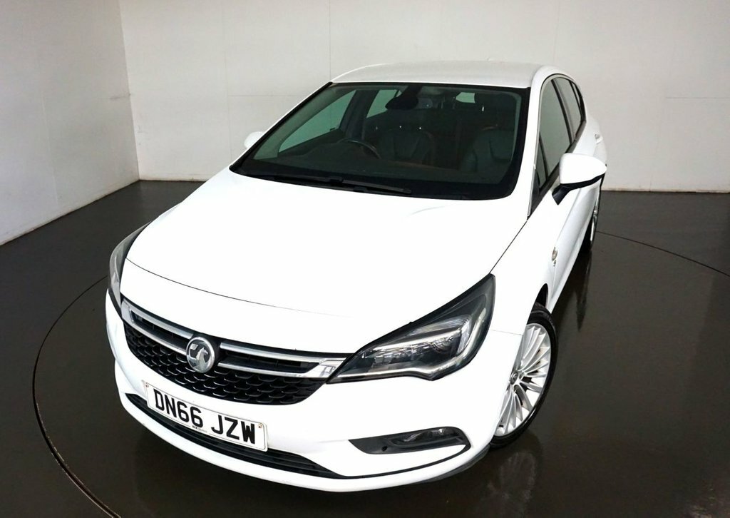 Compare Vauxhall Astra 1.6 Elite Nav Cdti Ss 5D-heated Black Leather-hea DN66JZW White